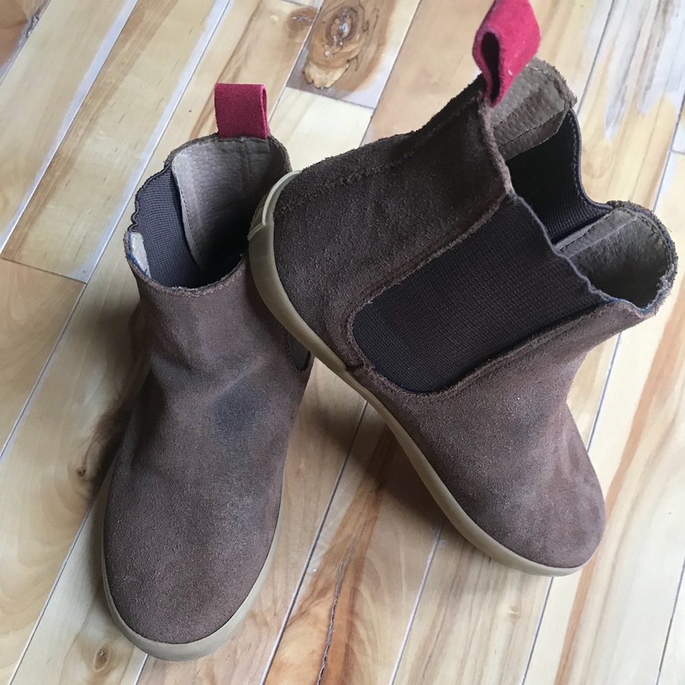 Boys’ mini Boden suede Chelsea boots.